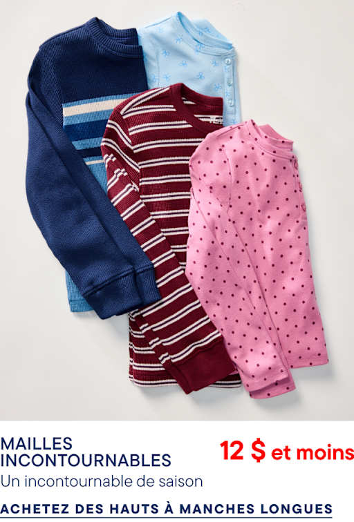 Quatre chemises à manches longues pour enfants, de couleur marine, bleu clair, bordeaux et rose, sont superposées sur un fond blanc uni.