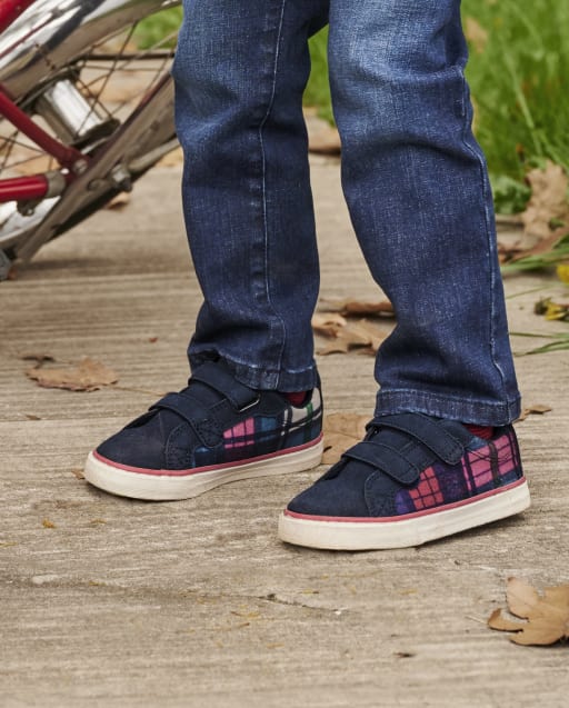 Boys Plaid Low Top Sneakers - Teacher's Favorite