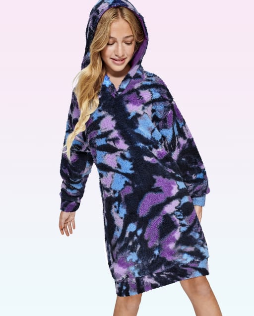 Camisón con capucha de sherpa y teñido anudado