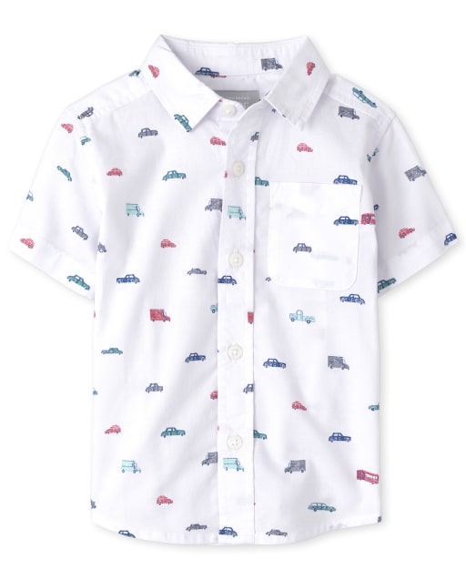 Camisa con botones de popelina con diseño de coche para niños pequeños