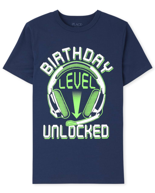 Camiseta con gráfico de nivel de cumpleaños para niños