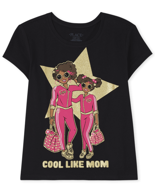Camiseta gráfica Cool Like Mom de manga corta para niñas