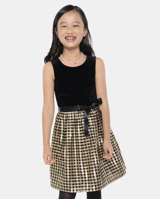Vestido entallado y con vuelo de velour de cuadros vichy para niñas