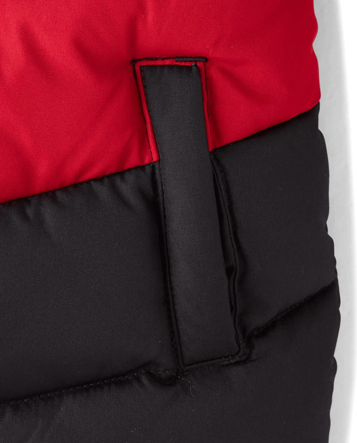 Куртка Gymboree Colorblock Sherpa Lined Puffer Jacket - Aspen Lodge для мальчиков, цвет: Красный — фото 2