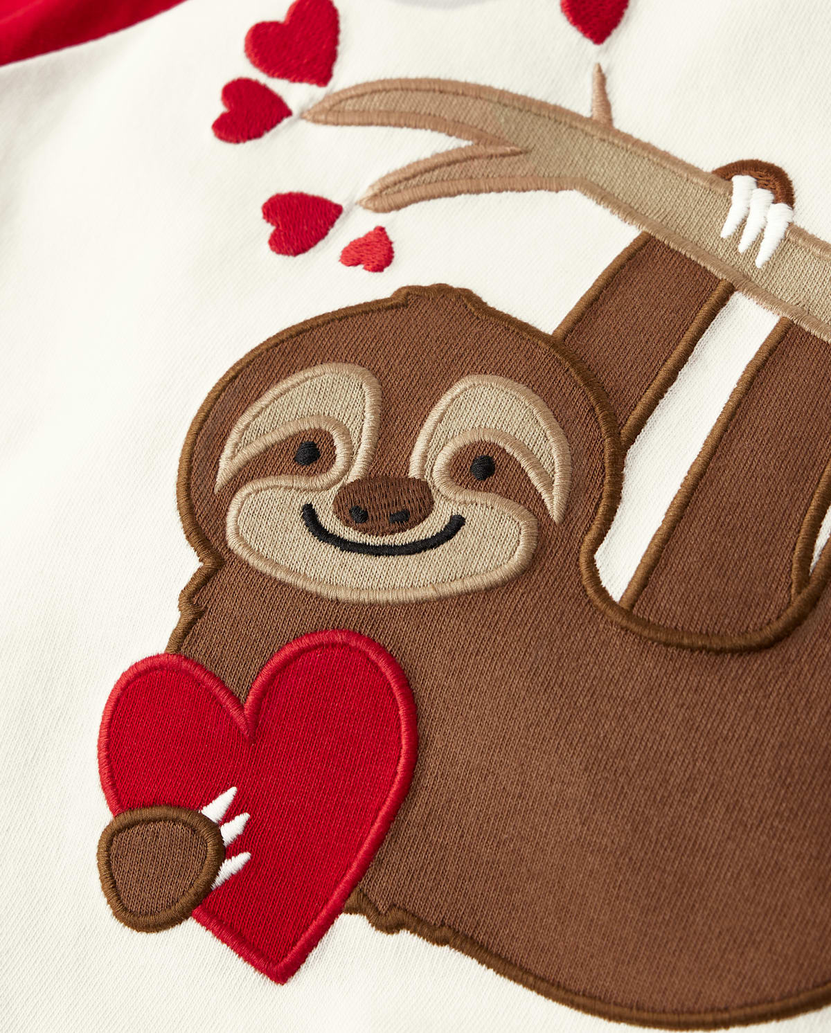 Детские топы Gymboree Boys Embroidered Sloth Raglan Top - Valentine Cutie — фото 2