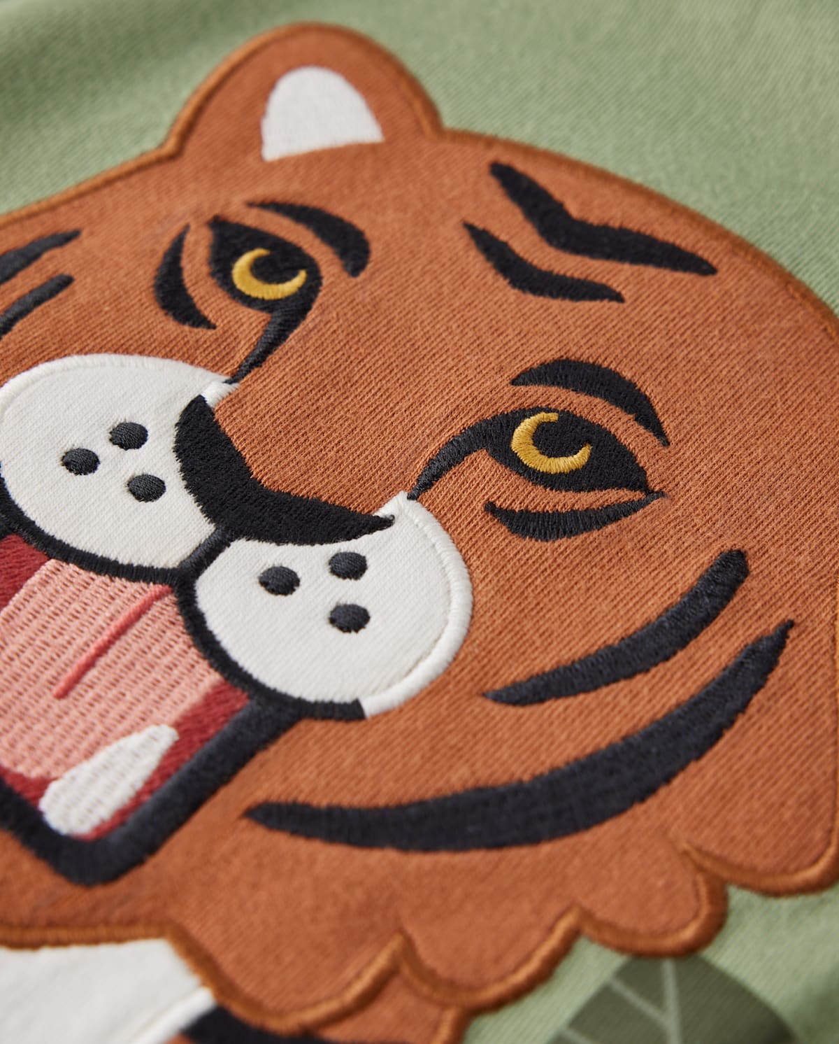 Детские топы Gymboree Boys Embroidered Tiger Tank Top - Safari