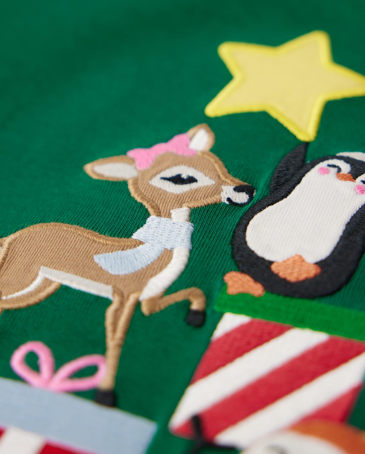 Детские топы Gymboree Girls Embroidered Christmas Tree Scene Flutter Top - Very Merry