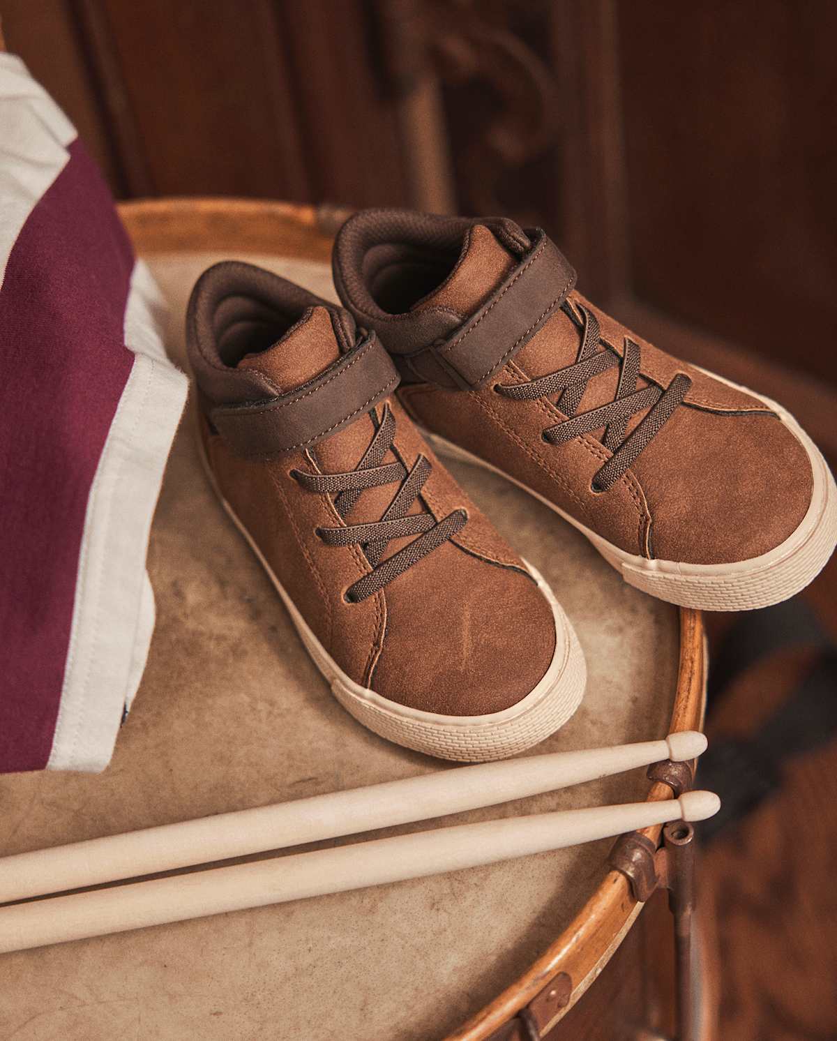 Детские кроссовки Gymboree Boys High Top Sneakers - Little Essentials — фото 3