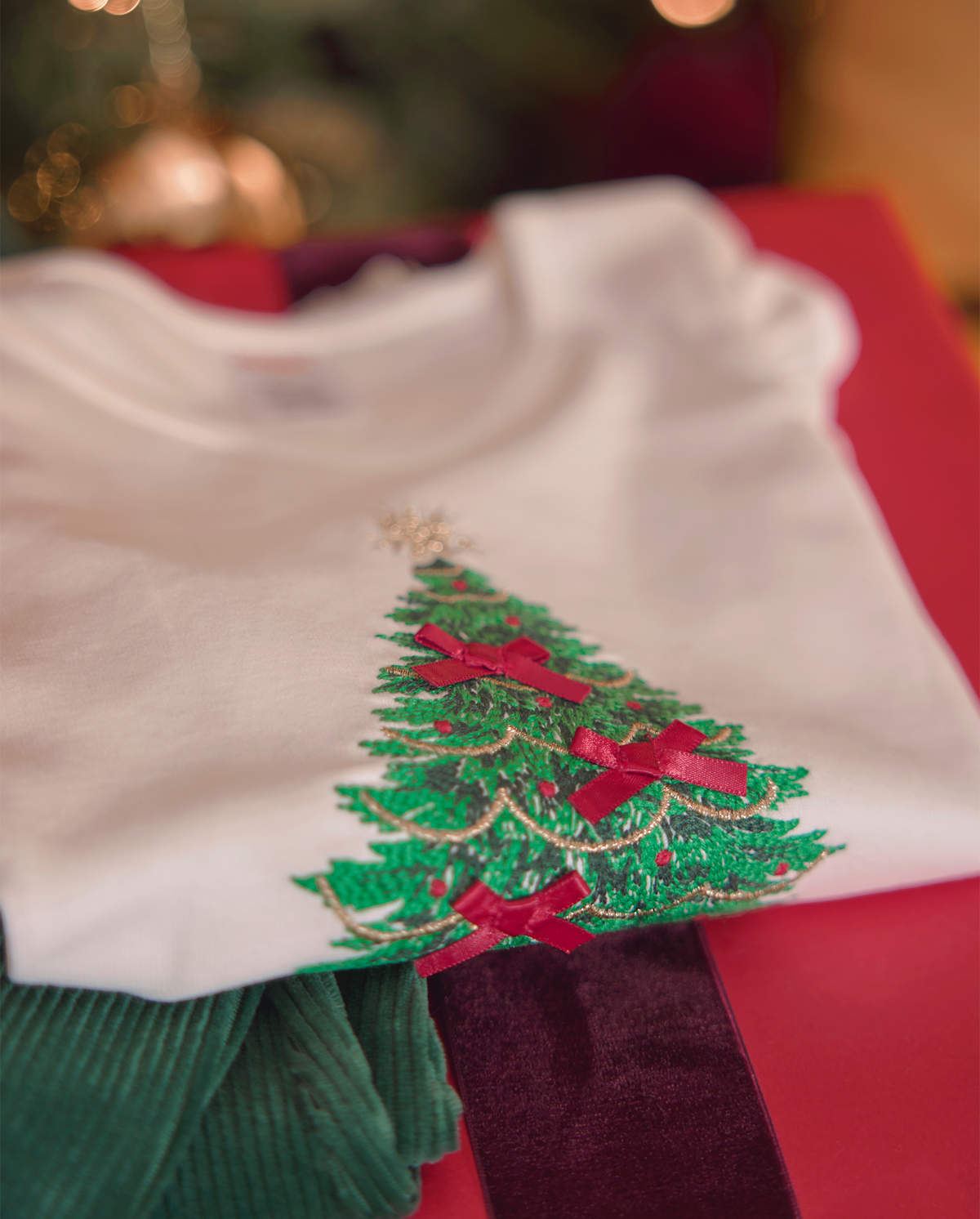 Детские топы Gymboree Girls Embroidered Christmas Tree Flutter Top - Royal Christmas