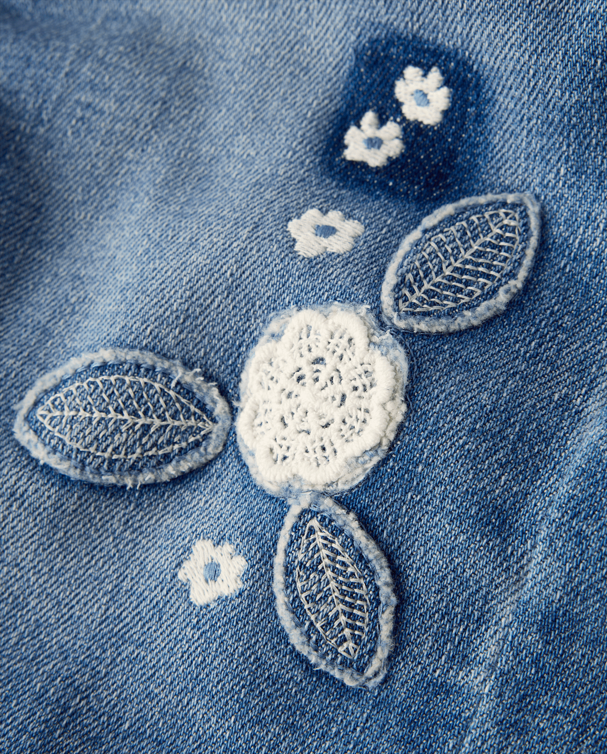 Детские джинсы Gymboree Girls Floral Crochet Applique Wide Leg Jeans - Driftwood Bay — фото 2