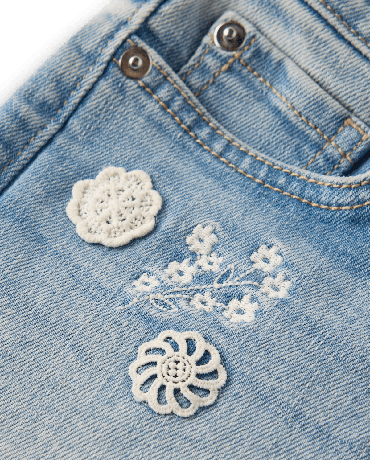 Детские шорты Gymboree Girls Applique Floral Frayed Jean Shorts - Little Essentials — фото 2
