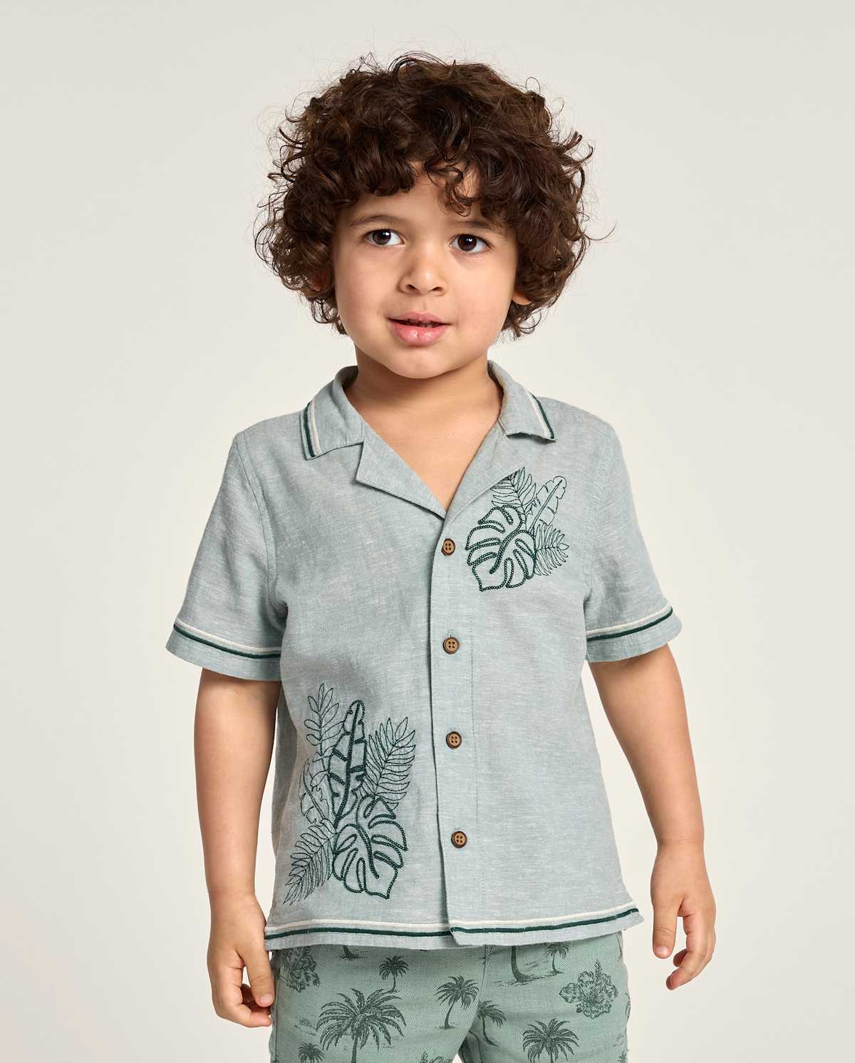 Детские рубашки Gymboree Boys Embroidered Tropical Leaf Linen-Blend Button Up Shirt - Amalfi Coast — фото 3