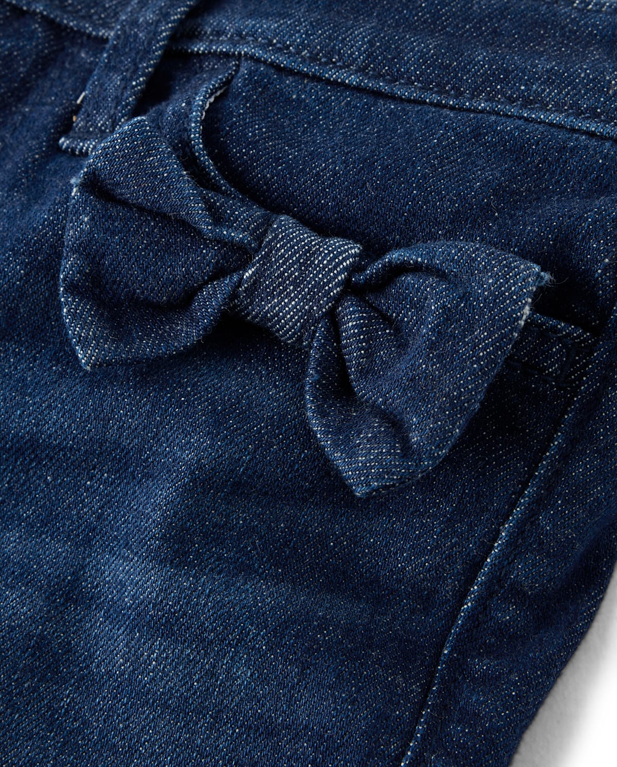 Детские джинсы Gymboree Girls Bow Wide Leg Jeans - Little Essentials — фото 2