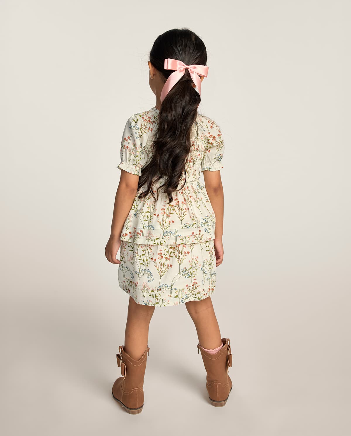 Детские платья Gymboree Girls Floral Smocked Pintuck Dress - Blue Sky Mountain — фото 2