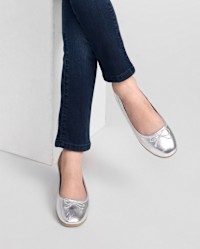 Zeebra Kids Platinum Collection Ballet Flats - Antique White