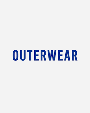 La imagen muestra la palabra "OUTERWEAR" en texto azul en negrita sobre un fondo blanco.