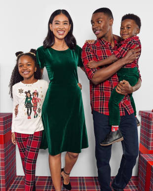 Matching Family Holiday Looks