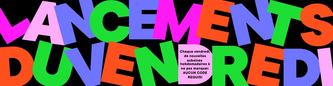 Texte coloré « MERRY DEALS » avec le texte « SAVINGS HAPPENING NOW - NO CODE » en dessous, sur fond bleu clair.