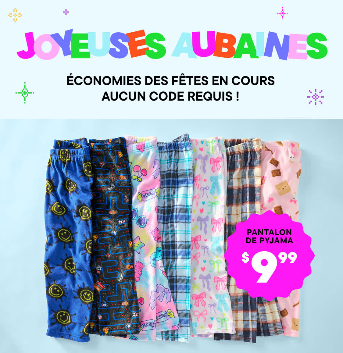 L'image montre trois jeunes femmes vêtues de tenues décontractées et colorées, posant ensemble devant un fond uni. Elles semblent interagir entre elles de manière amicale et enjouée.