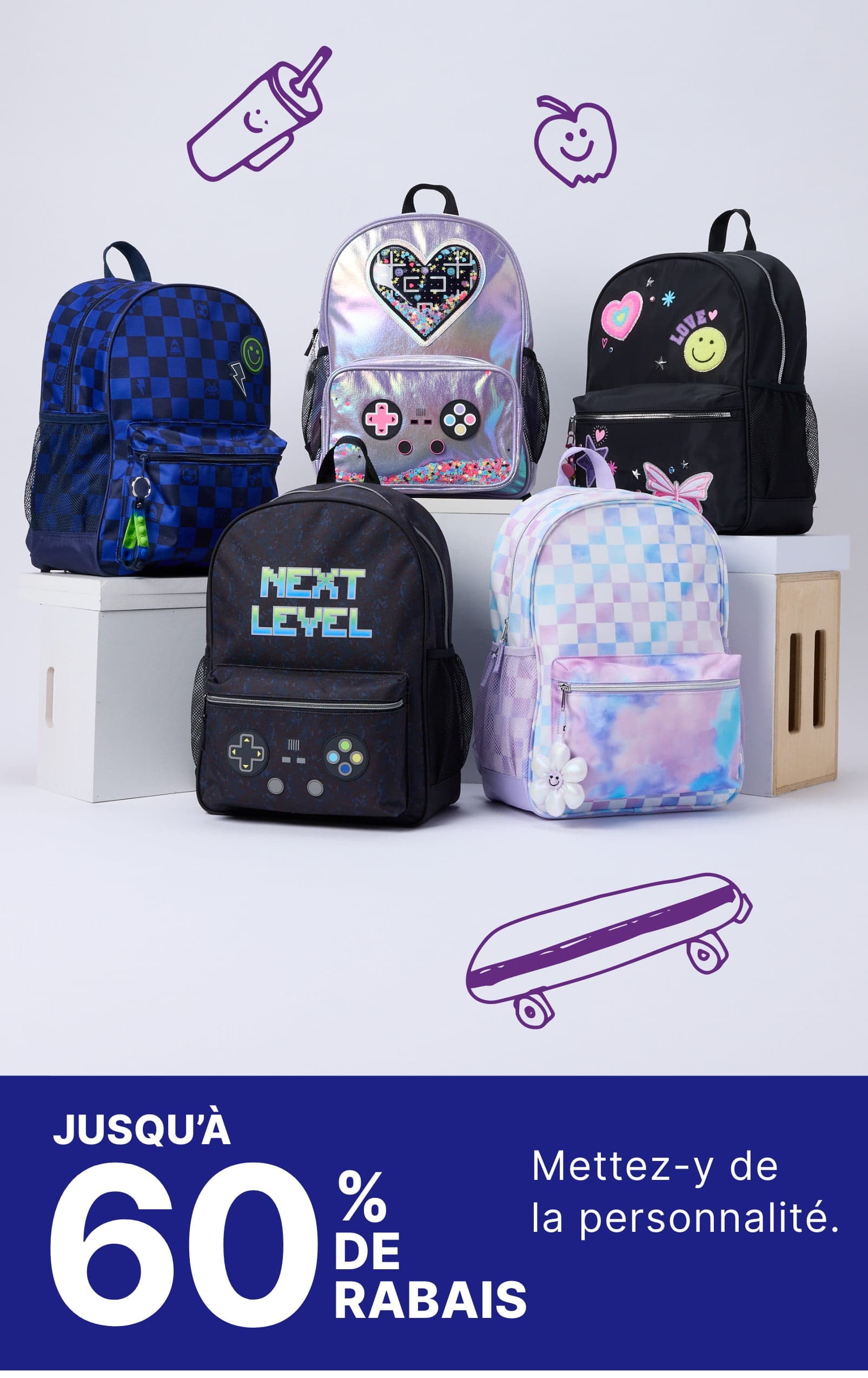 Une collection de sacs à dos colorés et à motifs, ainsi que des manuels et des fournitures scolaires, sont présentés sur un fond blanc avec diverses icônes et textes faisant la promotion d'une vente sur les sacs à dos.