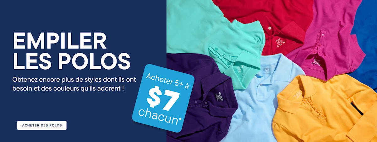 À gauche, une bannière bleu foncé avec un texte blanc faisant la promotion de polos, tandis qu'à droite se trouve un tas de polos colorés.