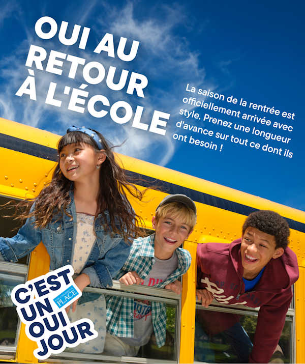 Trois enfants souriants se penchent par la fenêtre d'un bus scolaire jaune sur fond de ciel bleu vif, avec du texte superposé à la scène.