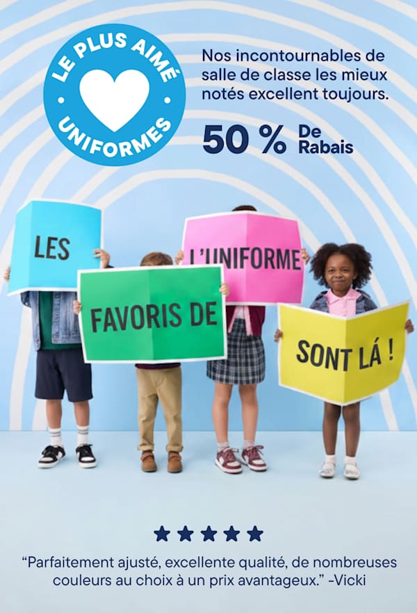 Quatre enfants en uniformes scolaires se tiennent devant un fond à rayures bleues et blanches, avec un texte publicitaire indiquant « Uniformes préférés » et « 50 % de réduction ».