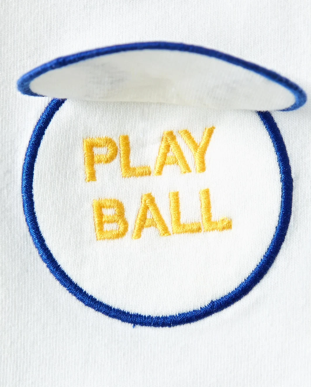 Camiseta con parche de béisbol Peek-A-Boo para niños - Lil Champ